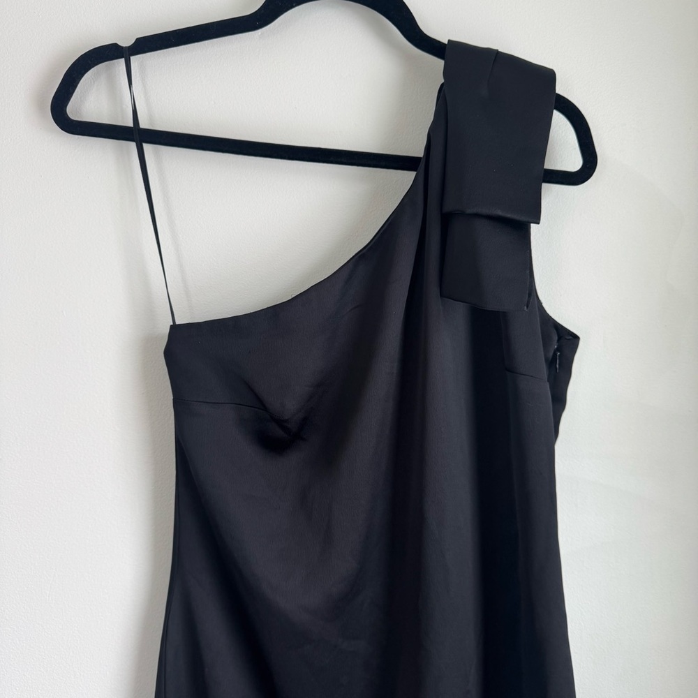 Roz & Ali One-Shoulder Black Dress with Draped Bow Shoulder